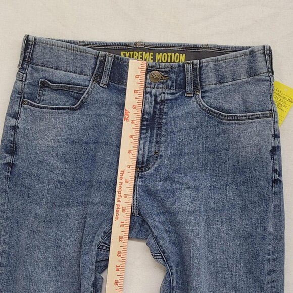 Lee Extreme Motion Athletic Jeans | Men’s 34x30 | Blue Straight Leg Casual Denim - Picture 6 of 6